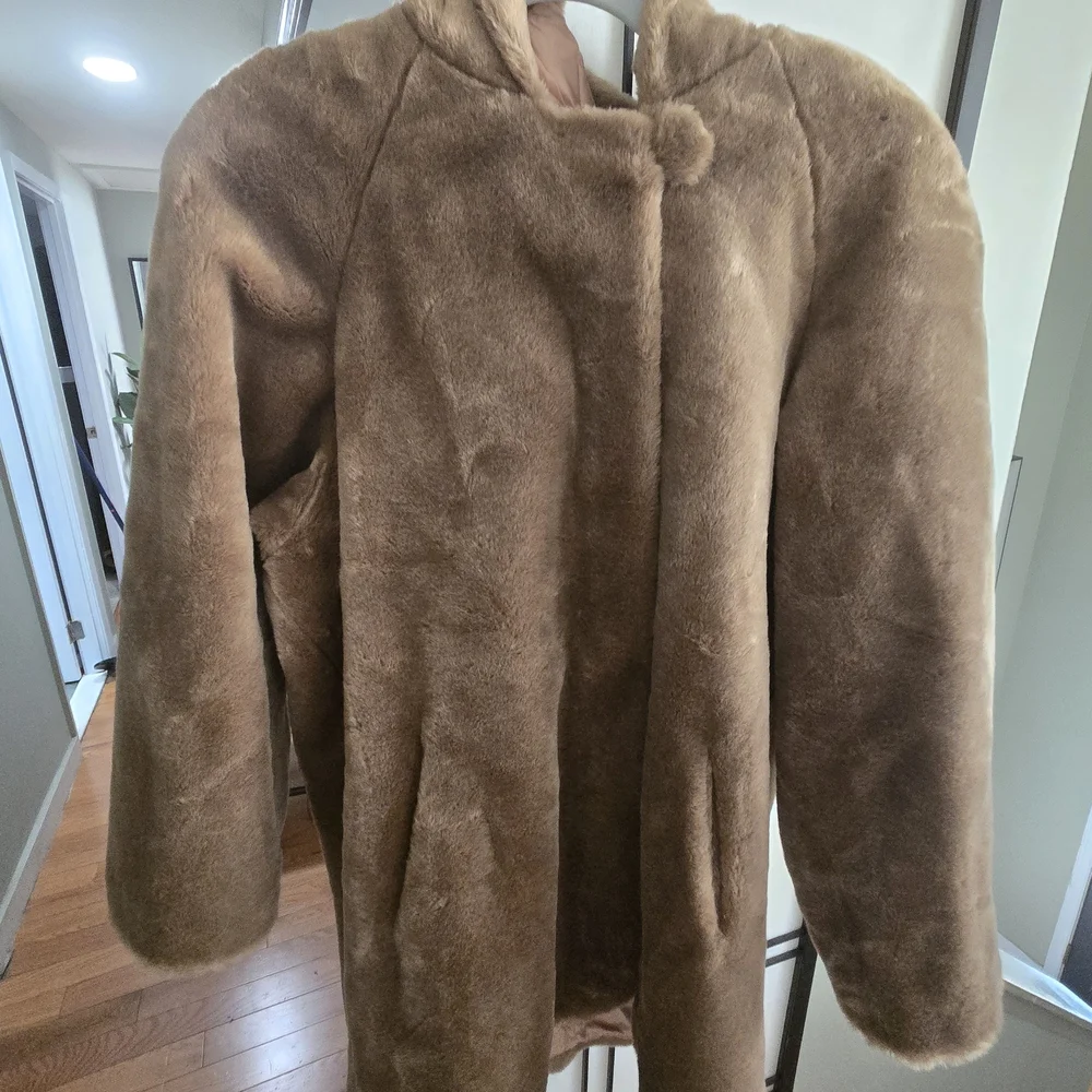 Women's Tan Faux Fur  Dennis Basso Coat Made In Usa - Picture 7 of 16